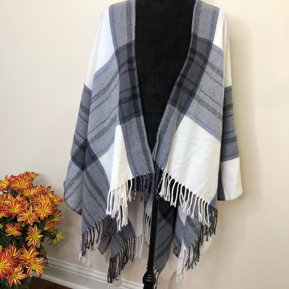 Attention Plaid Shawl/Poncho with Tassels - Picture 7 of 8